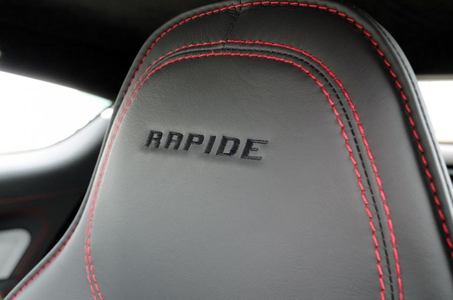 Детали интерьера Aston Martin Rapide 2010 года  (NA) (фото 25 из 57)